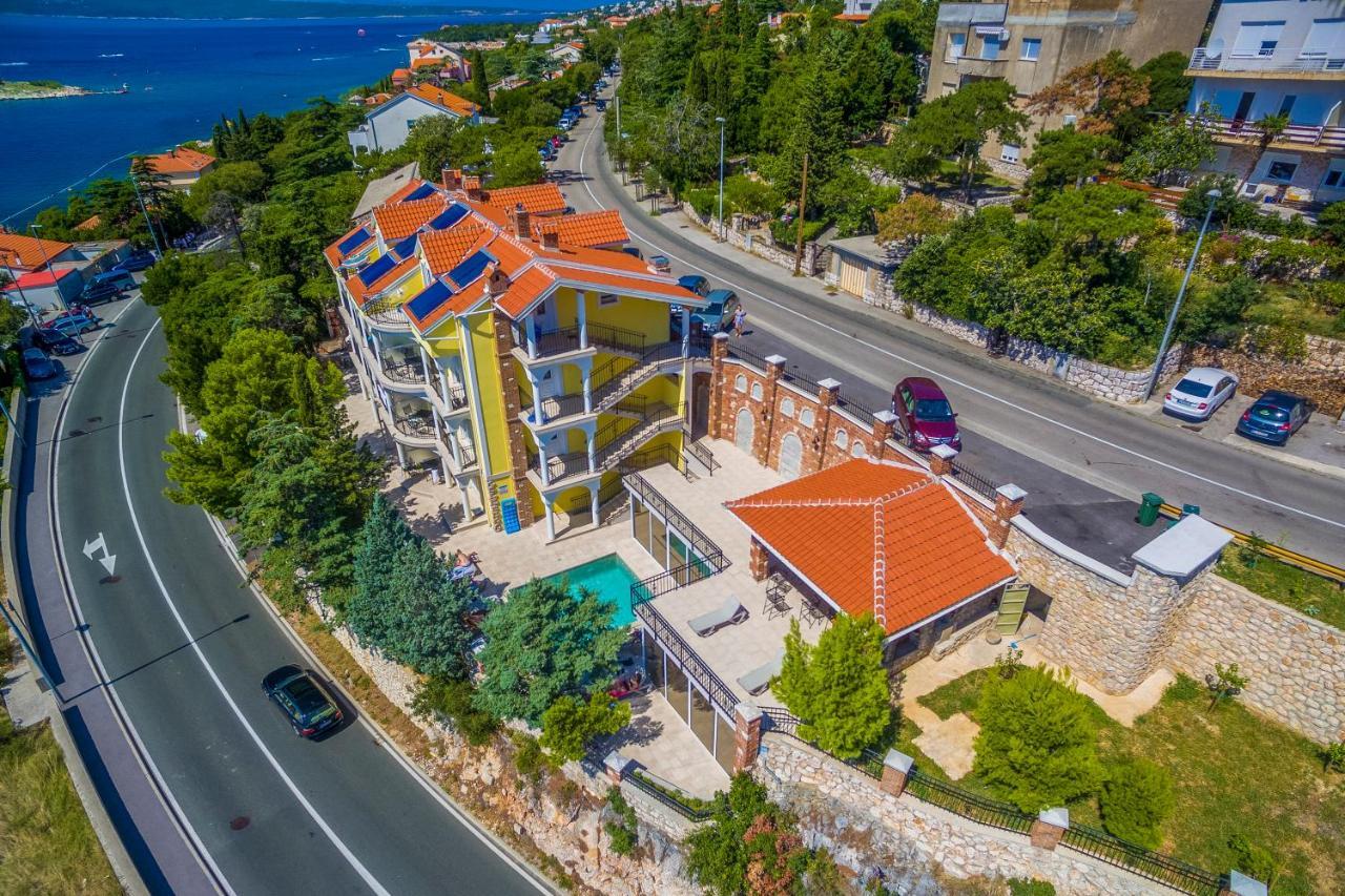 Palace Paulina Apartments Novi Vinodolski Eksteriør bilde